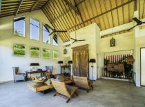 Villa Abaca Iluh, Living room area